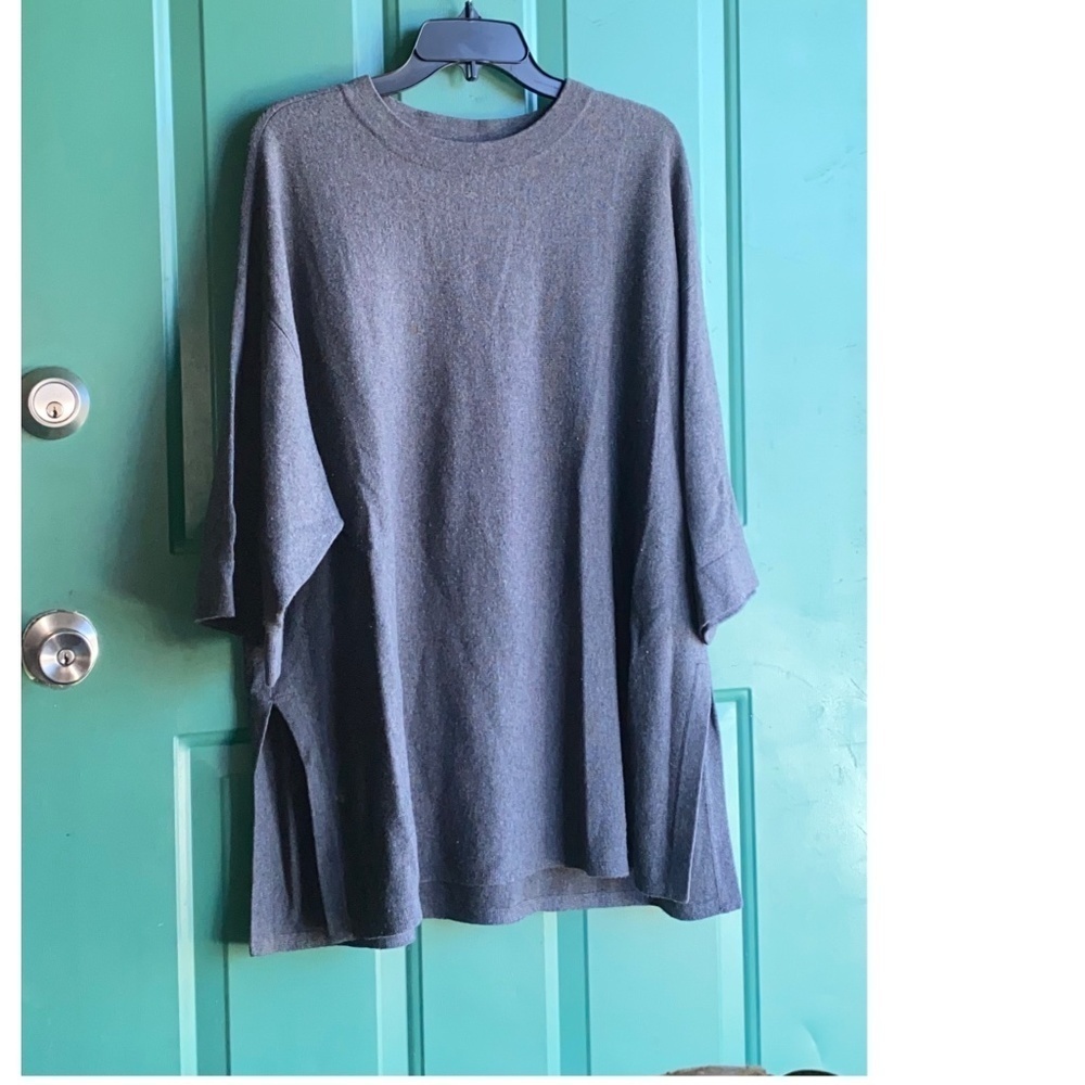 Eileen fisher size small adorable gray sweater